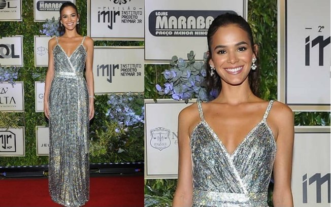 Os looks das famosas estavam brilhantes e Bruna Marquezine%2C como boa anfitriã%2C apostou em um vestido prateado