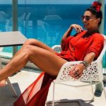 Juliana Paes ostenta beleza durante férias em Cancún