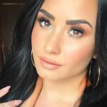 Demi Lovato fala pela primeira vez após internação: ‘Necessito de tempo’