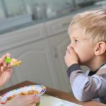 Distúrbios alimentares começam na infância, aponta estudo