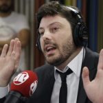 Sensitiva acusa Danilo Gentili de ser bissexual e faz previsões catastróficas para 2019: “ano cheio de facada”