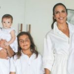 Em momento raro, Ivete Sangalo posa com as filhas gêmeas