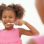 6 fatos que você precisa saber sobre a saúde bucal do seu filho
